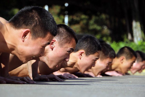 Practice makes perfect for firemen in Xiamen