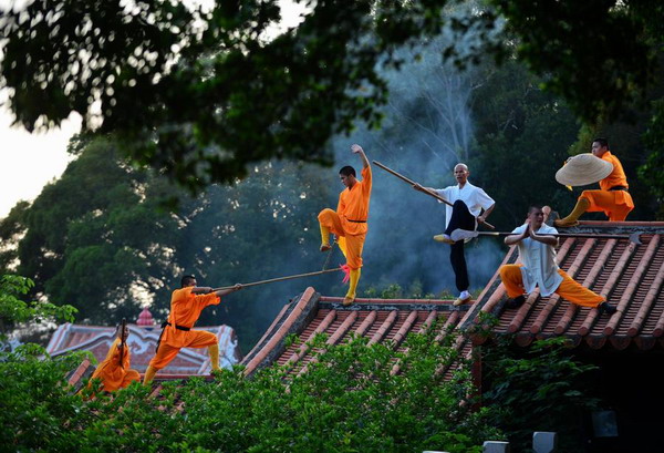 Monks at Quanzhou Shaolin Temple