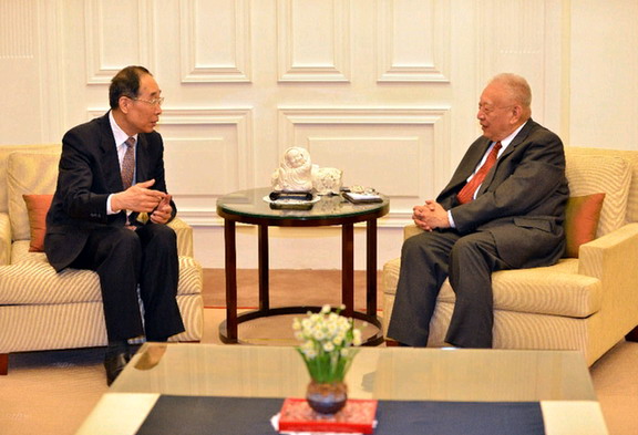 Fujian Party Secretary visits former HK chief executive