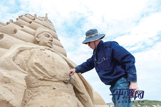 Sand sculptures promote Silk Road culture