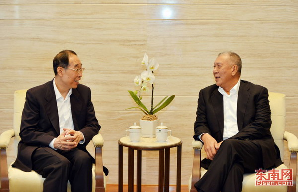 Fujian Party chief meets former Macao Chief Executive
