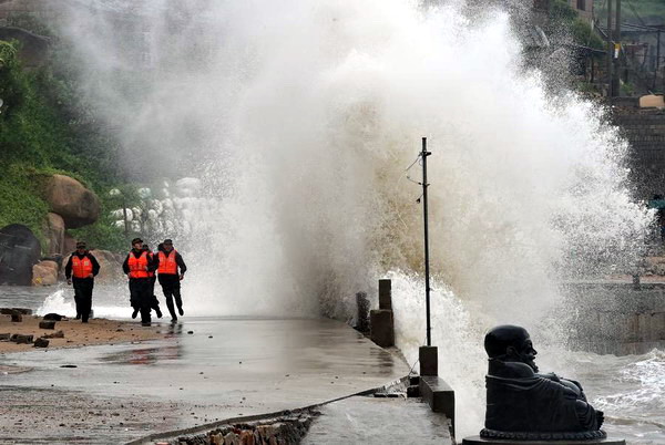Typhoon Dujuan wreaks havoc in Fujian