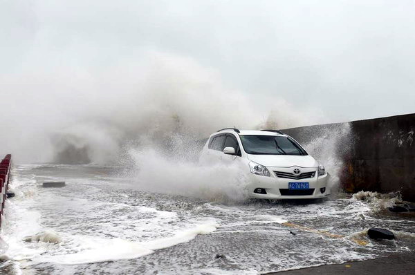 Typhoon Dujuan wreaks havoc in Fujian