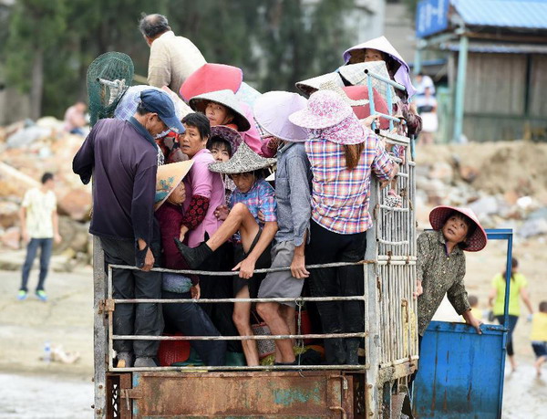 Shellfish harvest in Lianjiang