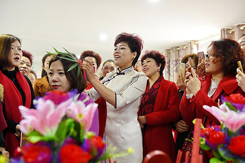 Fuzhou promotes traditional wedding ceremonies