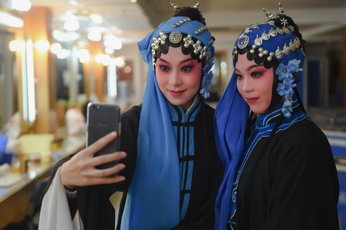 Fujian opera blossoms at Daffodil Awards finals