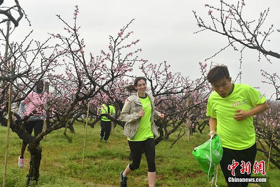Flowery scenes and mountain air: forest run attracts nature lovers