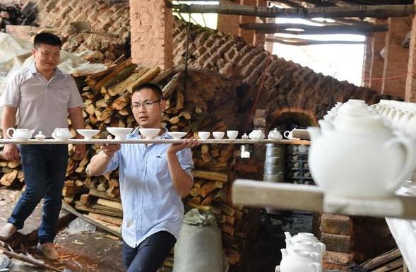 A ceramics kiln that keeps old tradition burning