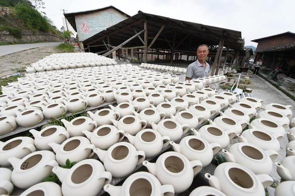 A ceramics kiln that keeps old tradition burning