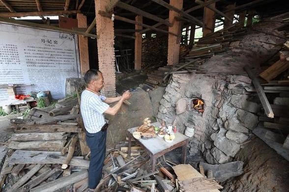 A ceramics kiln that keeps old tradition burning