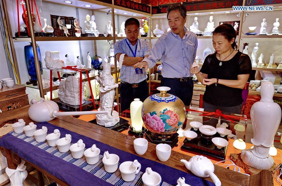 Cross-strait craftwork expo held in SE China's Fujian