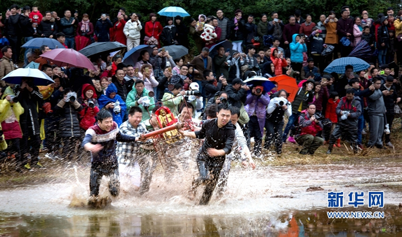 Hakka villagers welcome spring with 'down-to-earth' ritual