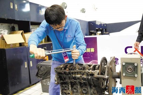 Car Docs fight for advancement in WorldSkills