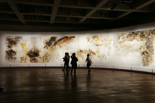 Quanzhou artist has gunpower artwork on display in Suzhou