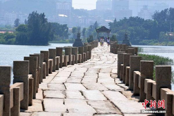 World's longest cross-sea stone beam bridge in SE China