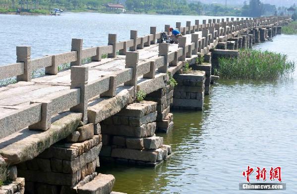 World's longest cross-sea stone beam bridge in SE China