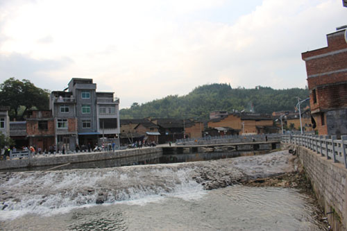 Pingnan allocates funds to construct beautiful villages