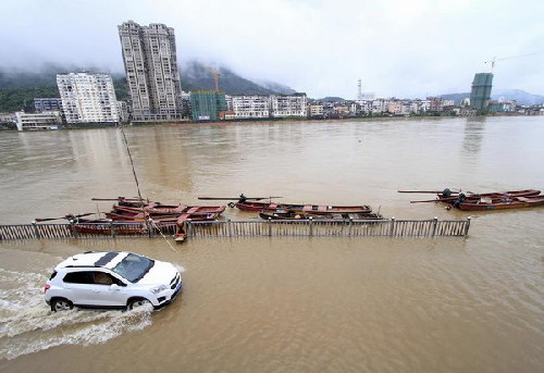 Torrential rainfalls flood in Fujian