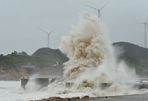 Typhoon Soudelor lands on SE China's coastal province