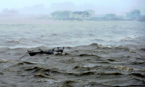 Typhoon Soudelor lands on SE China's coastal province