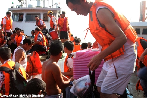 Nearly 5,000 evacuated as Typhoon Soudelor approaches E China