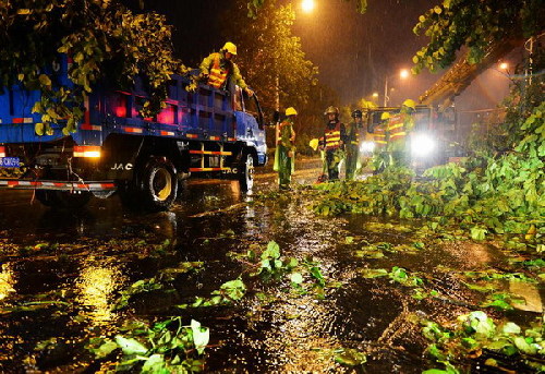 Typhoon Soudelor lands in Fujian