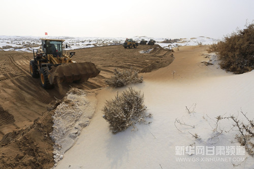 Gansu builds new highway across Tengger Desert