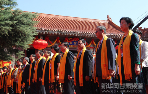 Taiwan people come to worship goddess in Gansu