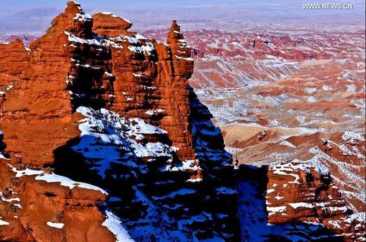 In pics: snow scenery of Danxia landform in NW China's Gansu