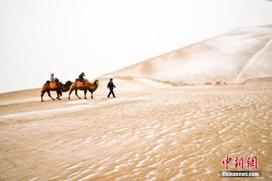 NW China sees its first snow