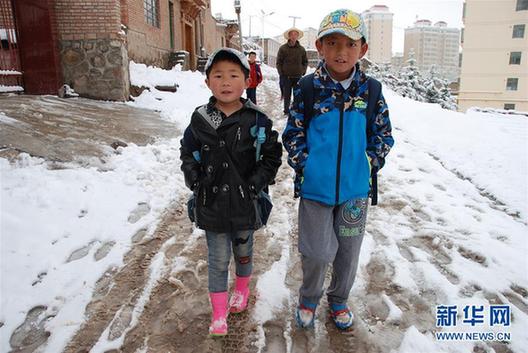 Snow hits Gansu in summer