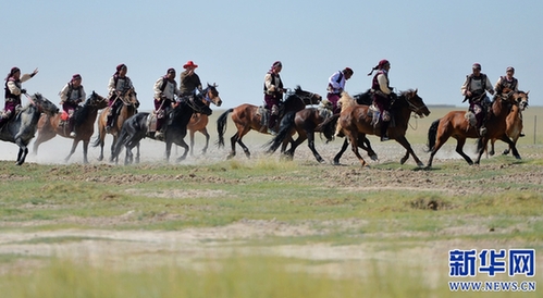 Kazakhs take to the prairie to celebrate their culture