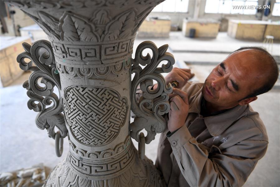 Unique folk art: Linxia brick carving in NW China