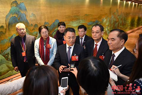 Mayor of Zhanjiang expresses views on Govt Work Report