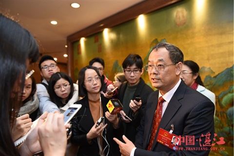 Zhanjiang deputies' views on Govt Work Report