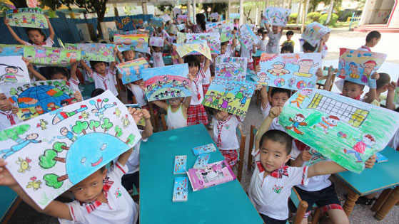 Painting to welcome Children's Day