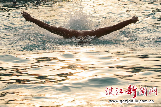 Cool yourself from the hot weather in Zhanjiang