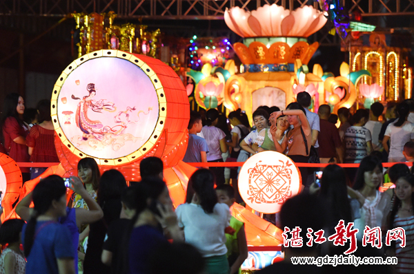 Lantern show celebrates Mid-Autumn Festival