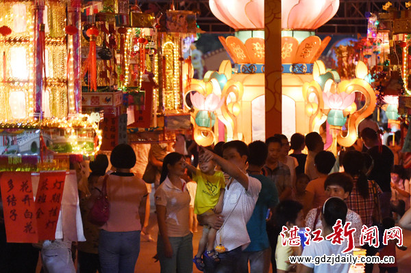 Lantern show celebrates Mid-Autumn Festival