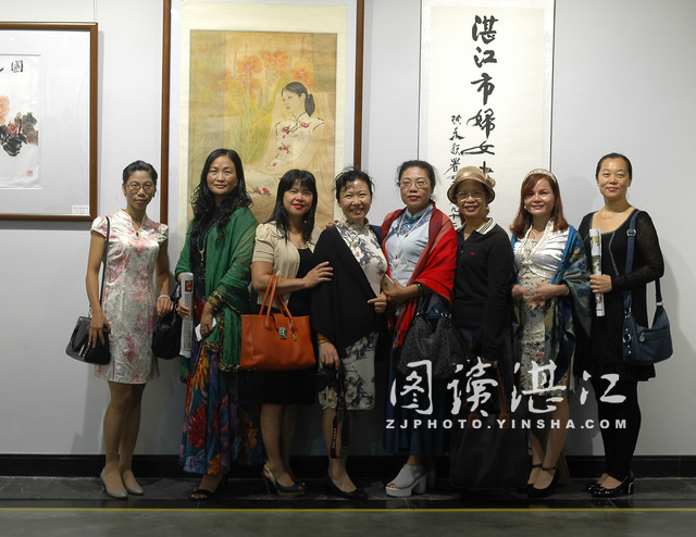 Zhanjiang holds women's calligraphy and painting exhibition