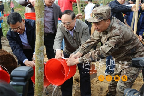 Zhanjiang holds mass tree-planting event to greenify city