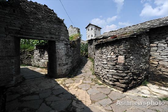 Stone complex well-preserved for 600 years