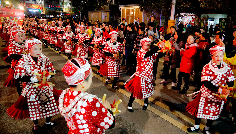 Dragon Light festival illuminates night in SW China's Guizhou