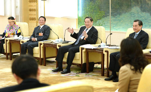 China's top leaders join discussion with deputies to 12th NPC