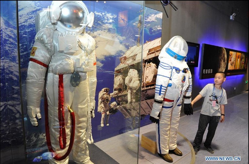 Scientific exhibition on lunar exploration opens in Guiyang