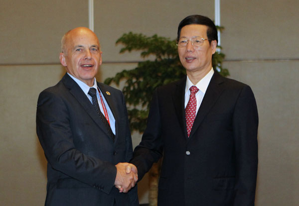 Chinese vice premier meets foreign leaders attending eco forum