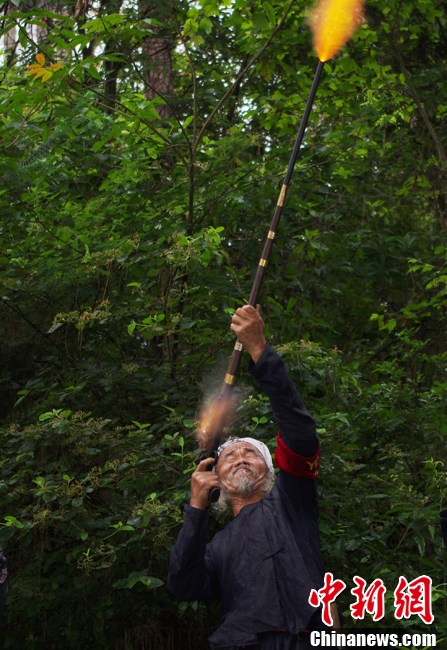 China's last gun-toting tribe