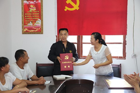 Villagers gather to mourn Liu Shanping