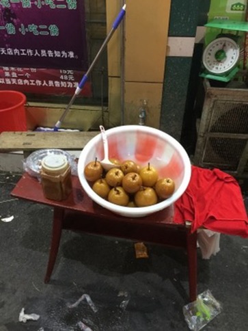 Delicious snacks attract tourists in Anlong