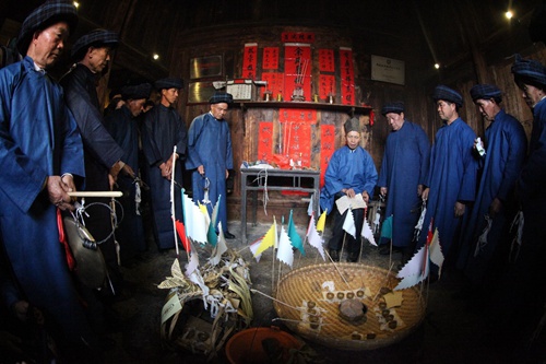 Bouyei people worship mountain spirits